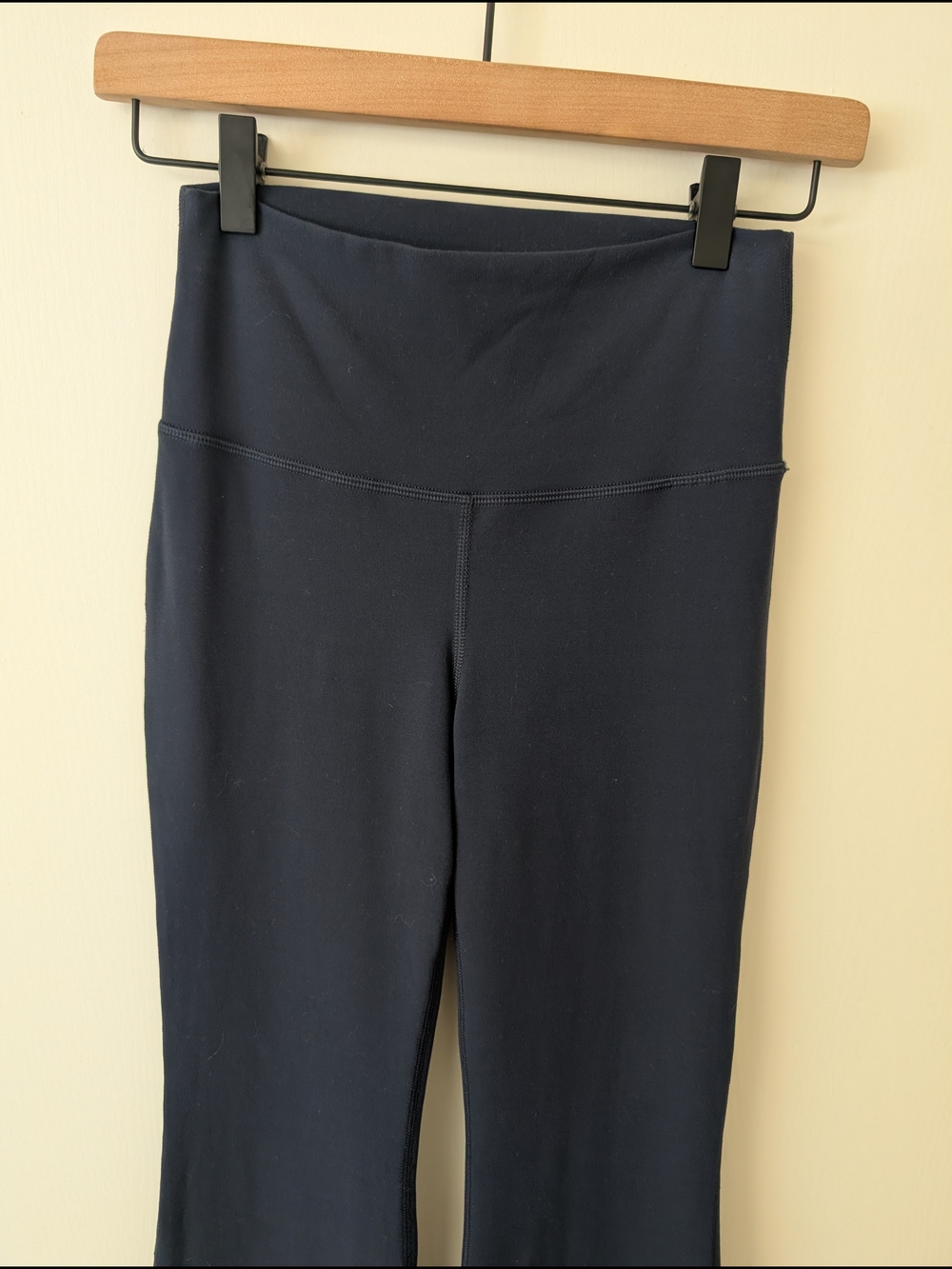 Aritzia TNA Womens Small Flared Leg Leggings Blue Activewear Workout Yoga Lounge - Picture 3 of 6